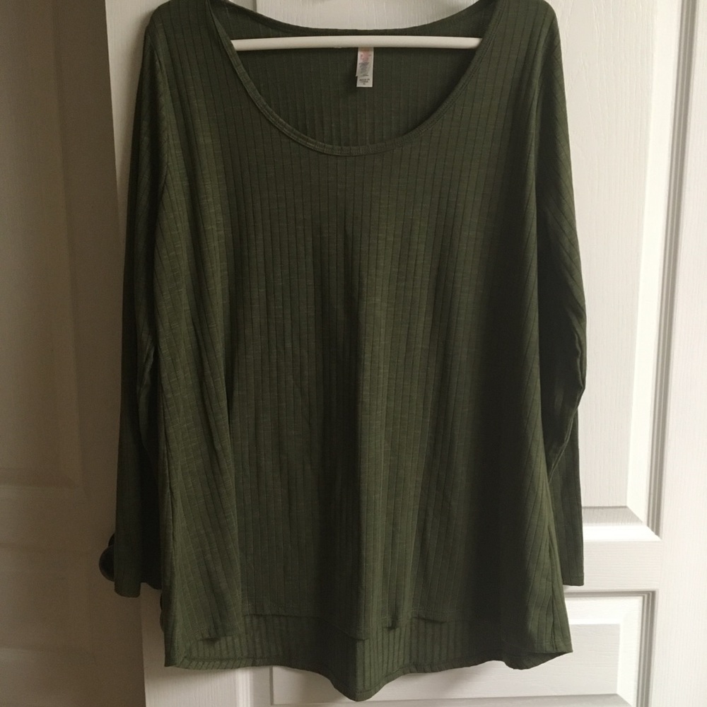 Lularoe Ladies knit top